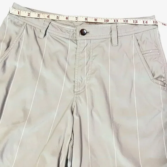Lululemon Kahuna Bermuda Shorts Men 32 x 8.5” Check Gray White Blue Golf Outdoor - Picture 13 of 16